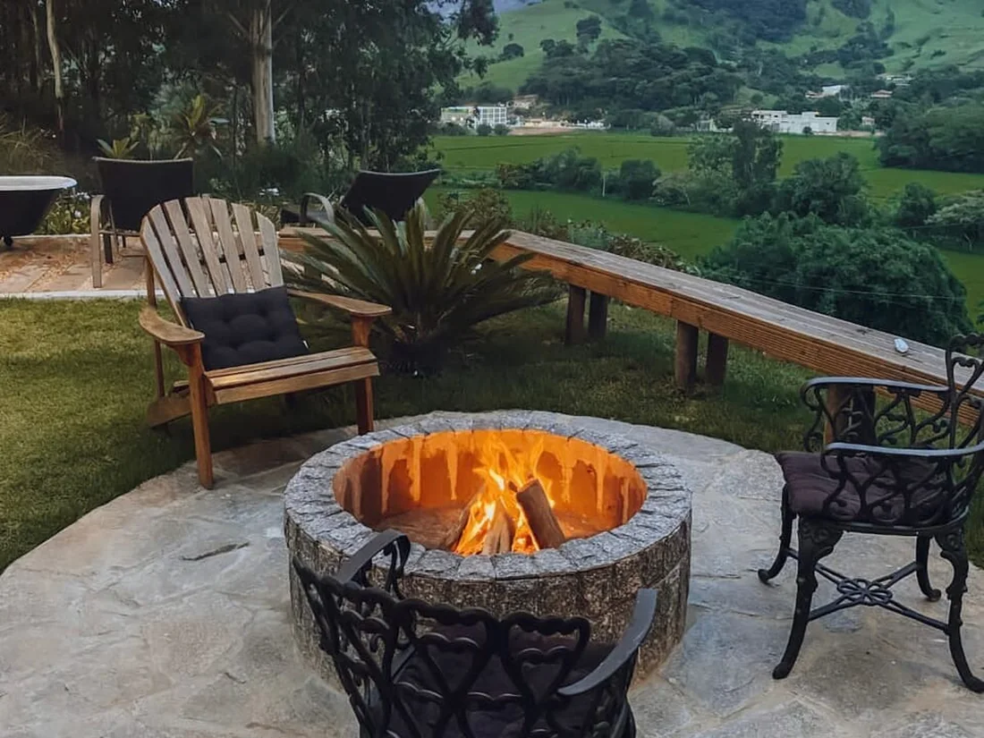 Exterior & deck