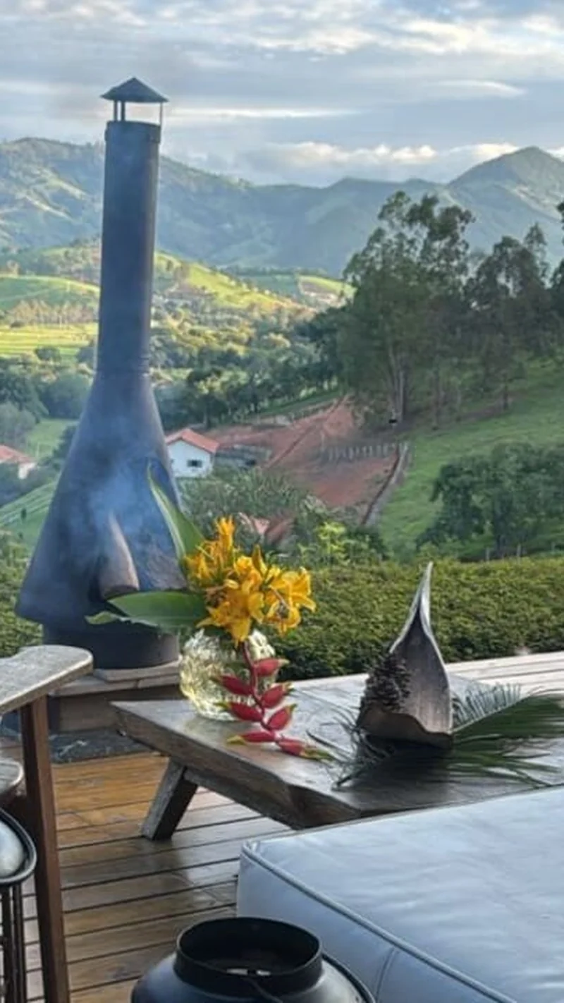 O deck da Residência do Sossego, com vista